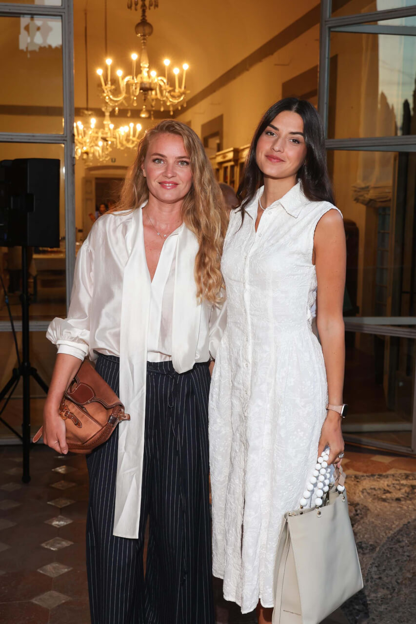 Andreea Lucaci, Oana Vintila